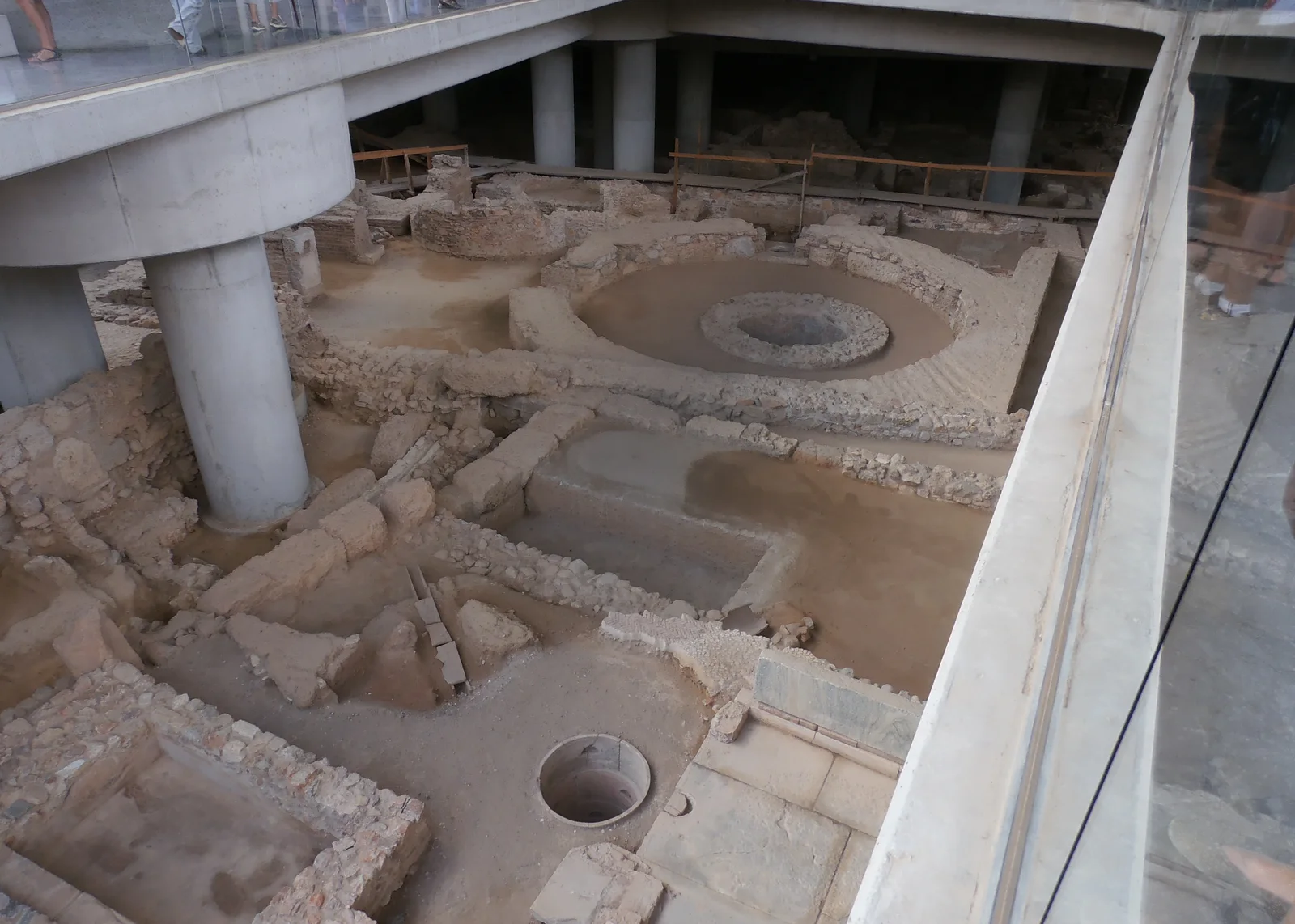 Archeologické pozůstatky odkryté pod Muzeem Akropole