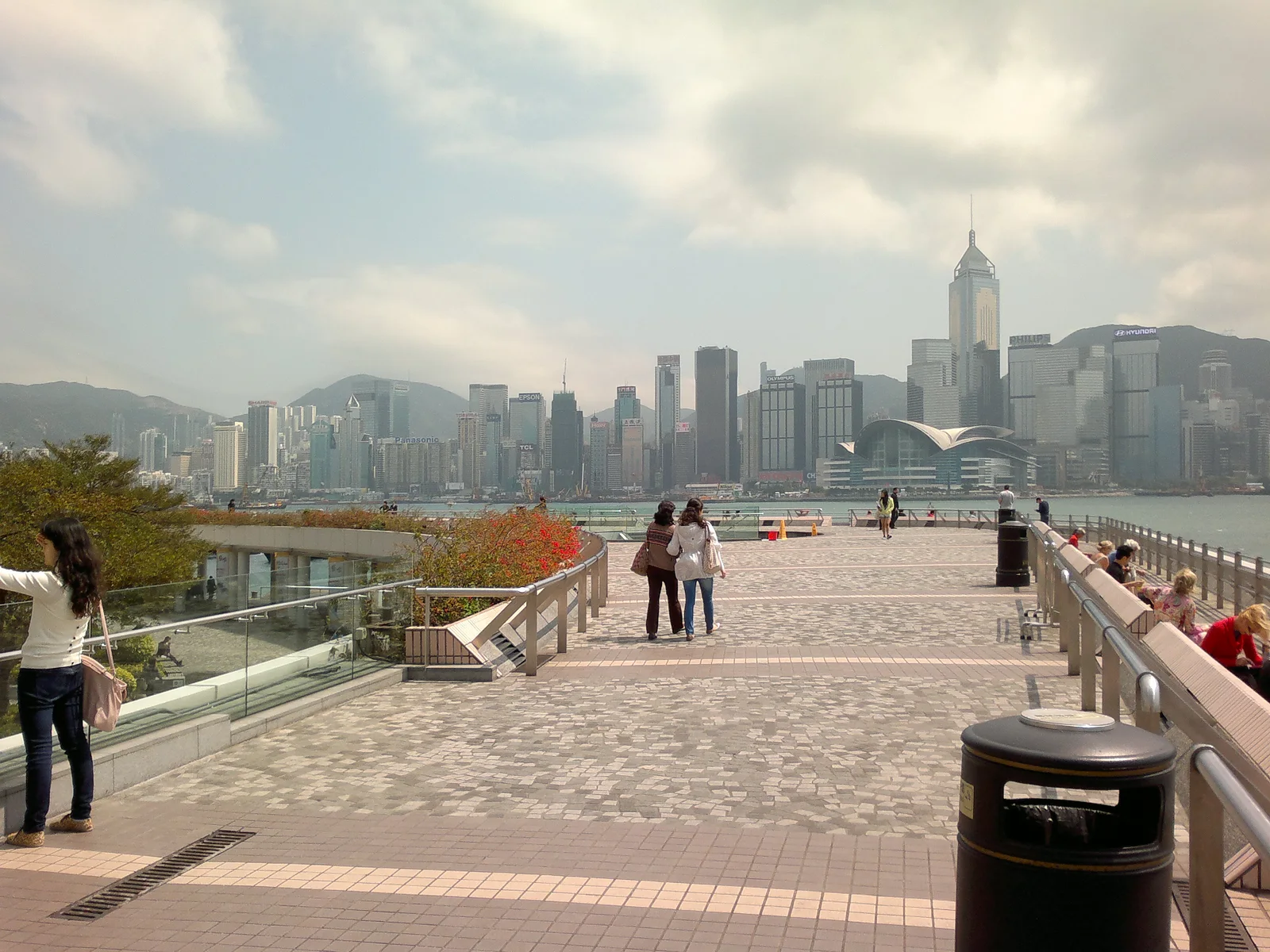 Promenade de Tsim Sha Tsui face à Victoria Harbour